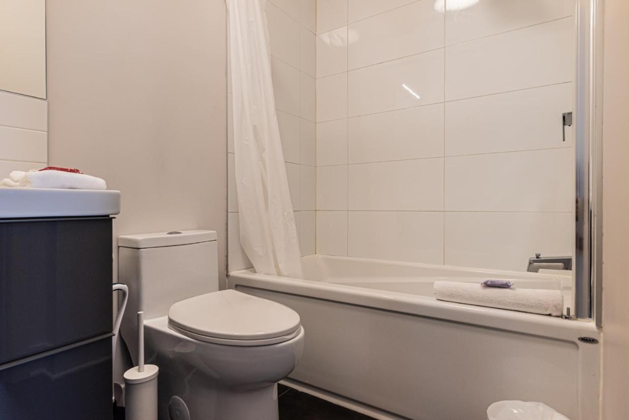 2 Bedroom Luxury In The Mile End By Den Stays Montréal Eksteriør bilde